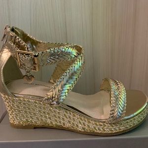 Stuart Weitzman Akilah Sparkle wedge sandals girls size 5 gold new
